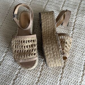 Schutz Women’s Size 8 Ankle Strap Open Toe Espadrille Platform Sandals Macrame